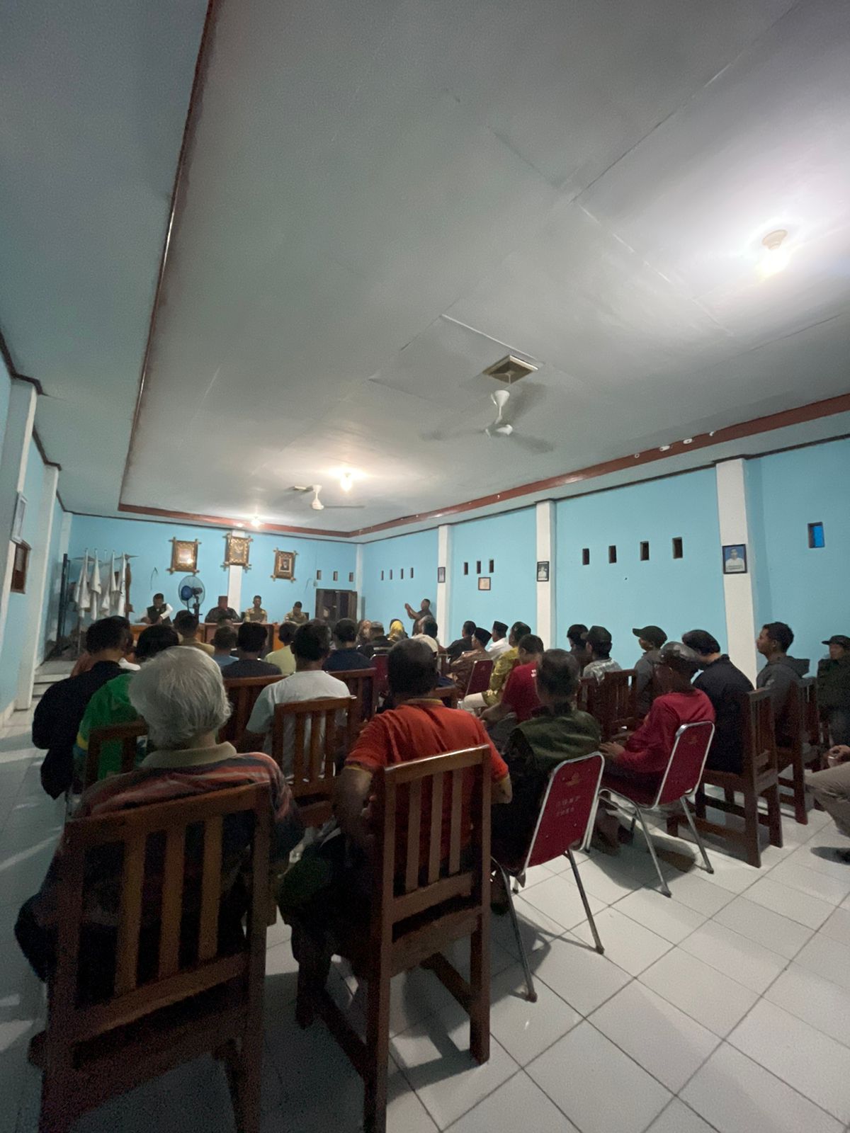 Rapat Minggon Rutin: Diikuti oleh Pemerintah Desa Dan RW serta RT
